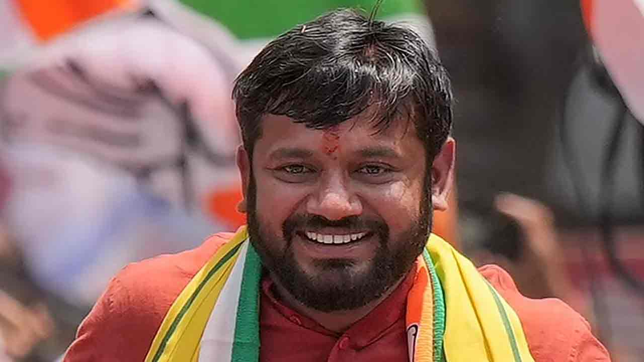 Kanhaiya Kumar: క‌న్హ‌య్య కుమార్‌పై అటాక్‌.. వీడియో వైర‌ల్‌