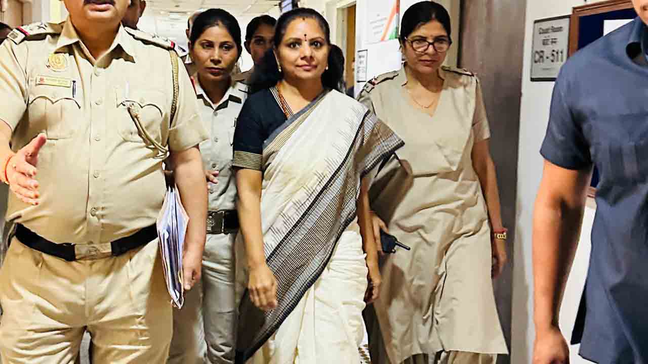 MLC Kavitha | ప్ర‌జ్వ‌ల్ రేవ‌ణ్ణను దేశం దాటించి.. మాలాంటి వారిని అరెస్టు చేయ‌డం అన్యాయం : ఎమ్మెల్సీ క‌విత‌