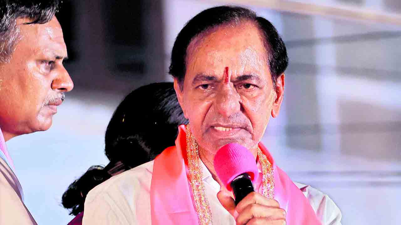 మానుకోట జిల్లా ఉండాలంటే మాలోత్‌ కవిత గెలువాలె