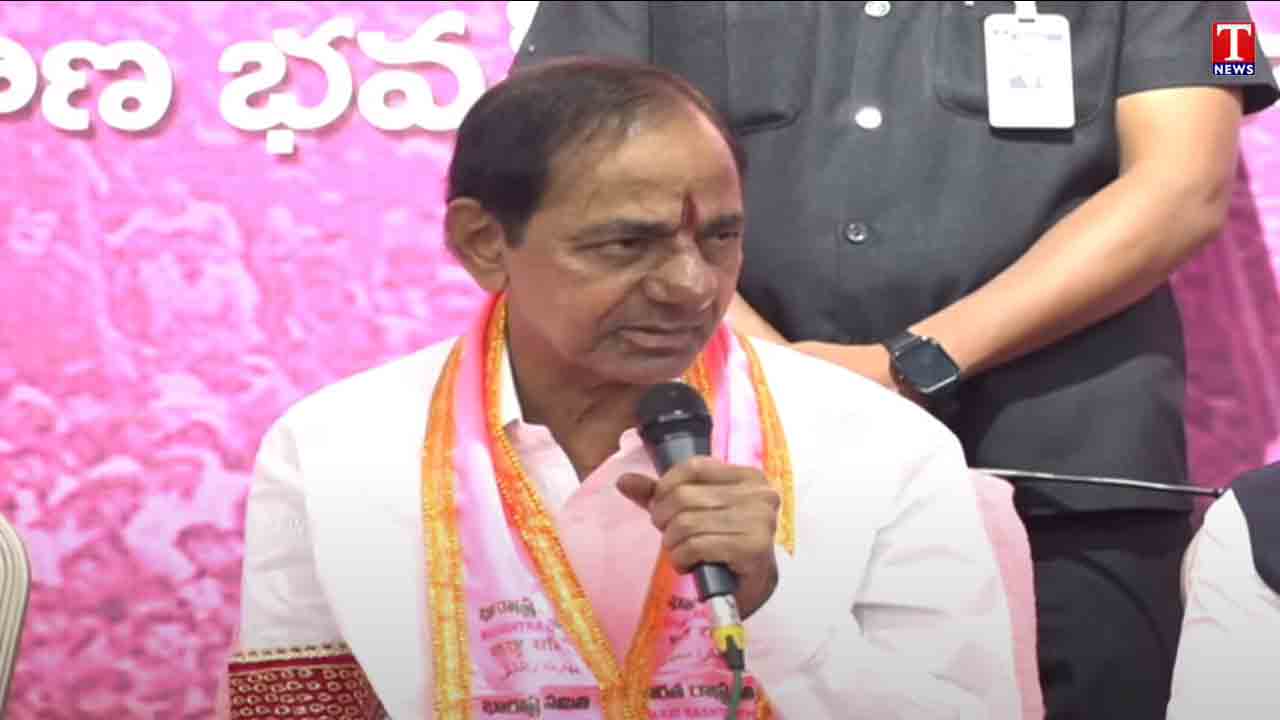 KCR | 14 సీట్లు గెలిపిస్తే.. తెలంగాణ తడాఖా ఏందో దేశ రాజకీయాల్లో చూపిస్తా : కేసీఆర్