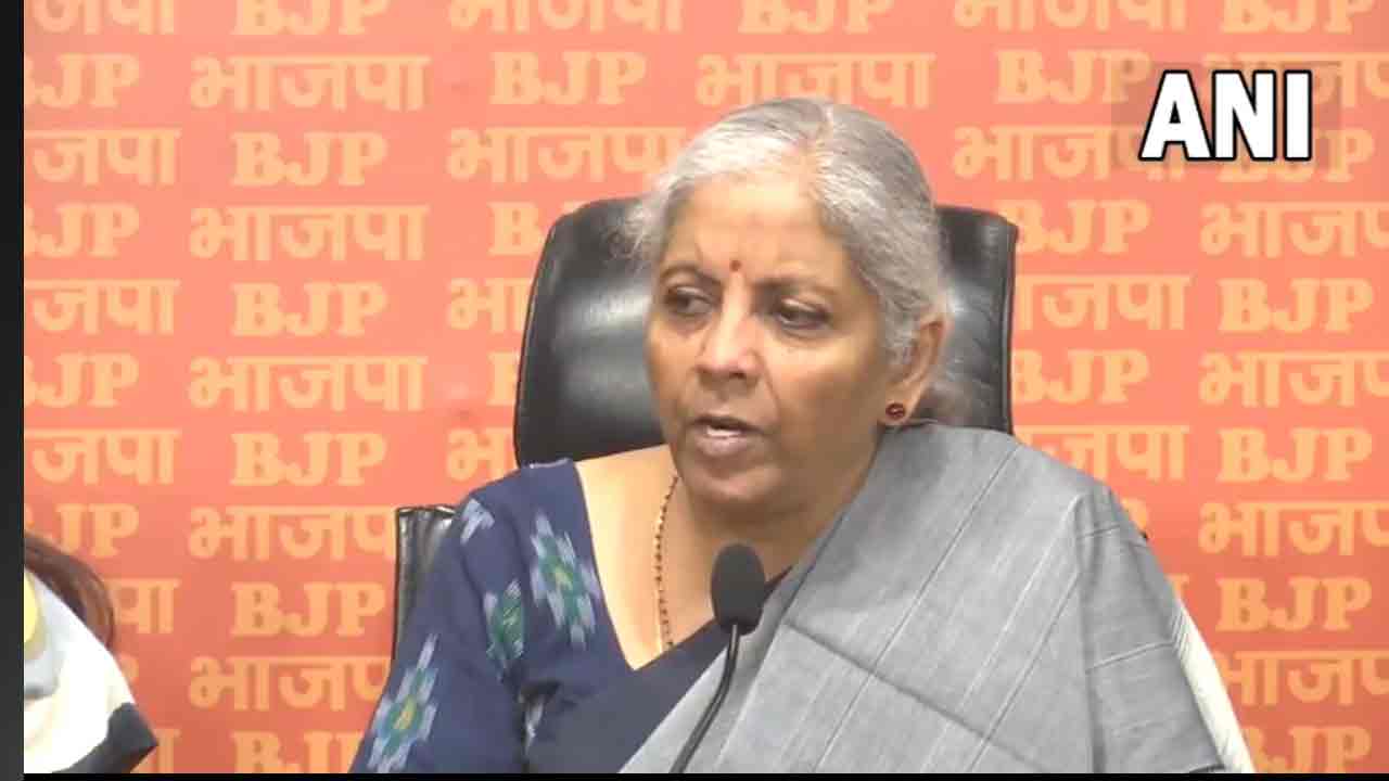 Nirmala Sitharaman: కేజ్రీవాల్ క్షమాపణలు చెప్పాలి: కేంద్ర మంత్రి సీతారామన్