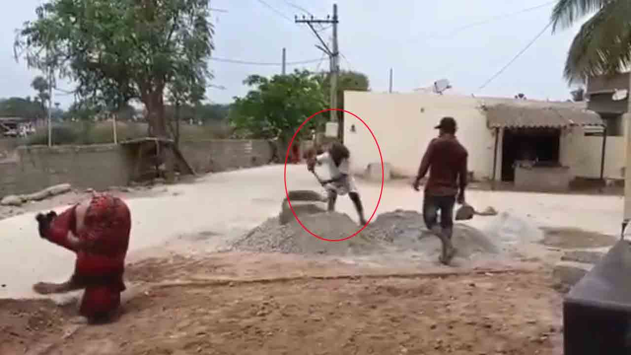 Kinnera Mogilaiah | కిన్నెర మొగిల‌య్యకు ఎంత క‌ష్ట‌మొచ్చే..? కాంగ్రెస్ పాల‌న‌లో పెన్ష‌న్ క‌రువాయే..!