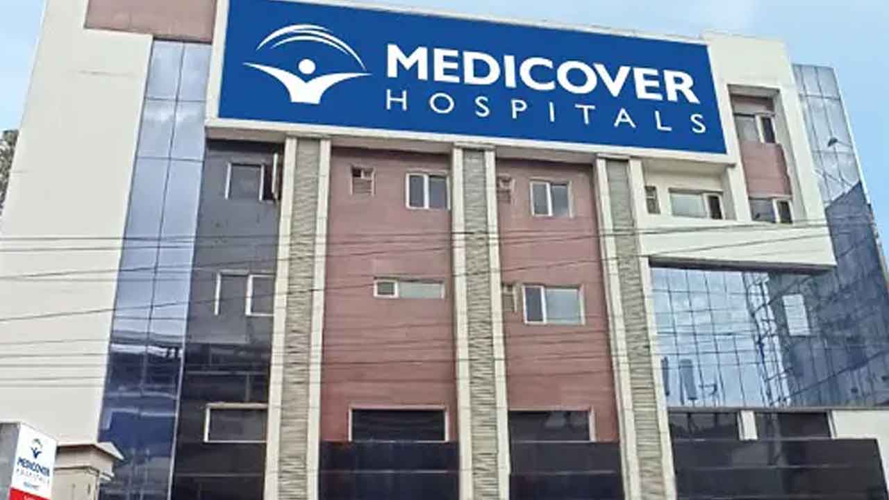 ‘మెడికవర్‌’లో పసికందుకు అరుదైన శస్త్ర చికిత్స