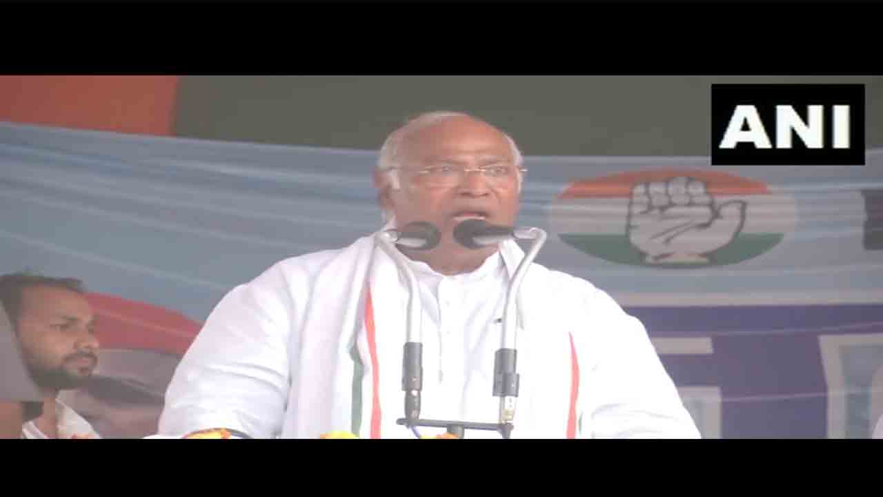 Loksabha Elections 2024 | ఏటా రెండు కోట్ల ఉద్యోగాల హామీ ఏమైంది : మోదీని నిల‌దీసిన ఖ‌ర్గే