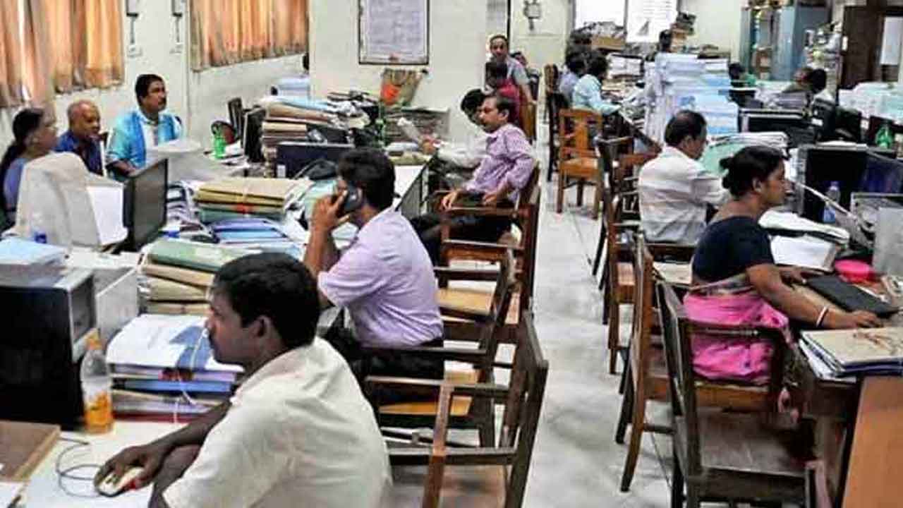 మున్సిపల్‌ ఉద్యోగులకు పదోన్నతులు కల్పించాలి