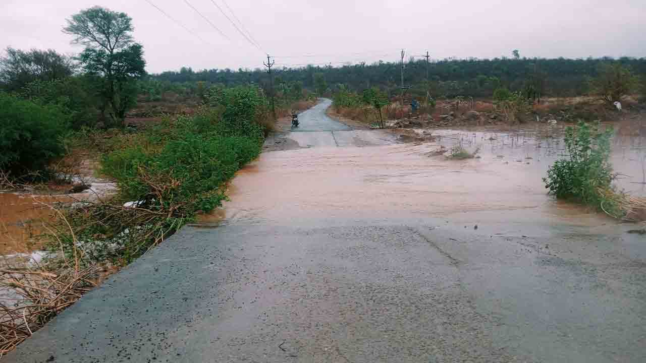 పలు చోట్ల వర్షం
