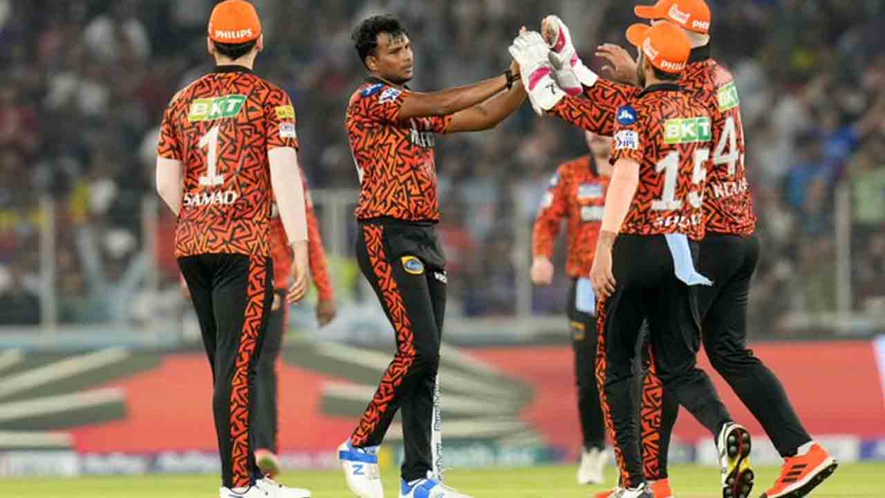 SRH vs KKR | న‌ట్టూకు తొలి వికెట్.. ప‌వ‌ర్ ప్లేలో కోల్‌క‌తా స్కోర్..?