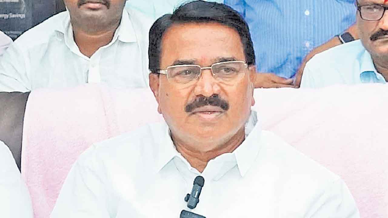 రేవంత్‌.. నిన్ను చూస్తే ఊసరివెల్లీ సిగ్గుపడ్తది