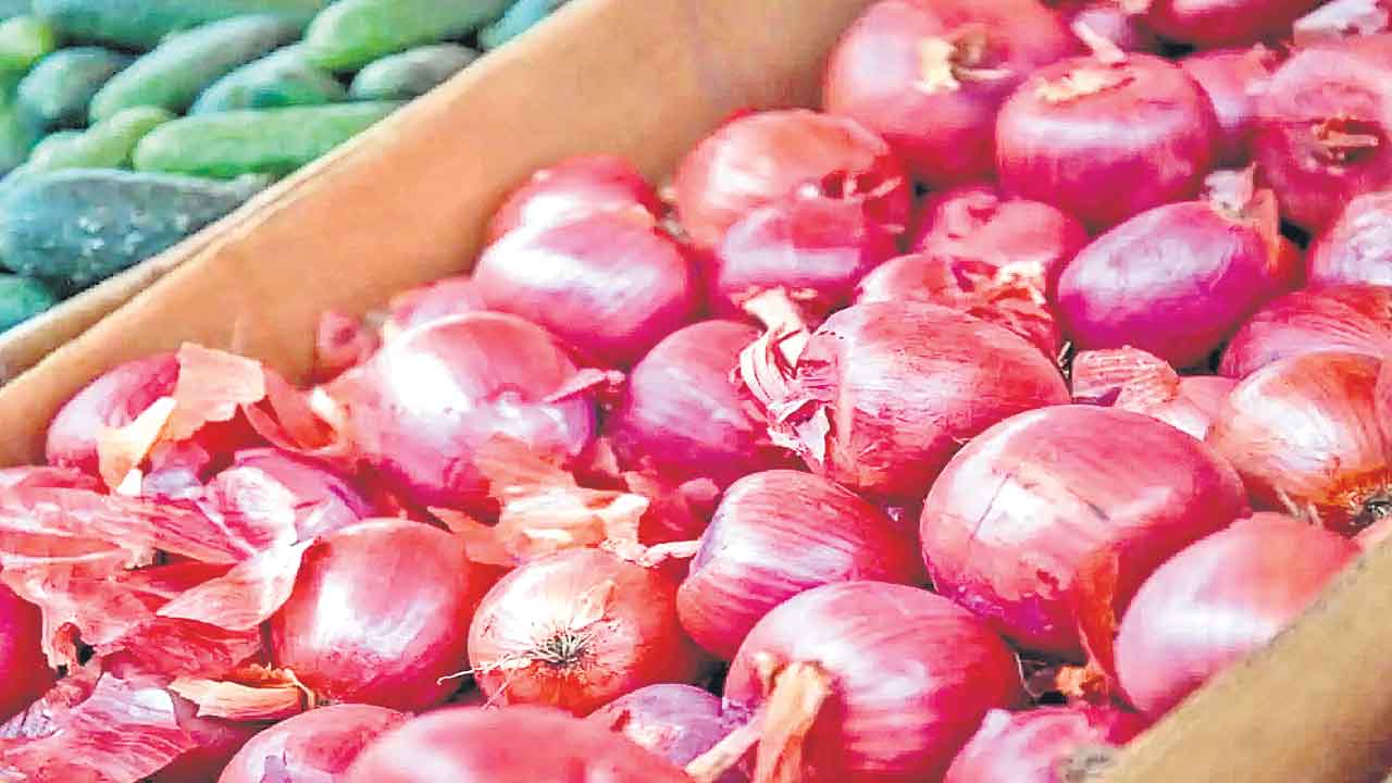 ఉల్లి ఎగుమతులపై నిషేధం ఎత్తివేత