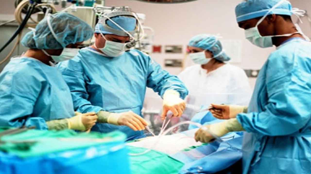 గాంధీలో 11 ఏండ్ల బాలికకు అరుదైన చికిత్స