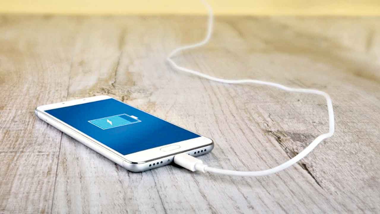 Mobile charging | ఒక్క నిమిషంలోనే ఫోన్‌ చార్జింగ్‌.. కొత్త సాంకేతికతను అభివృద్ధి చేసిన అంకుర్‌ గుప్తా