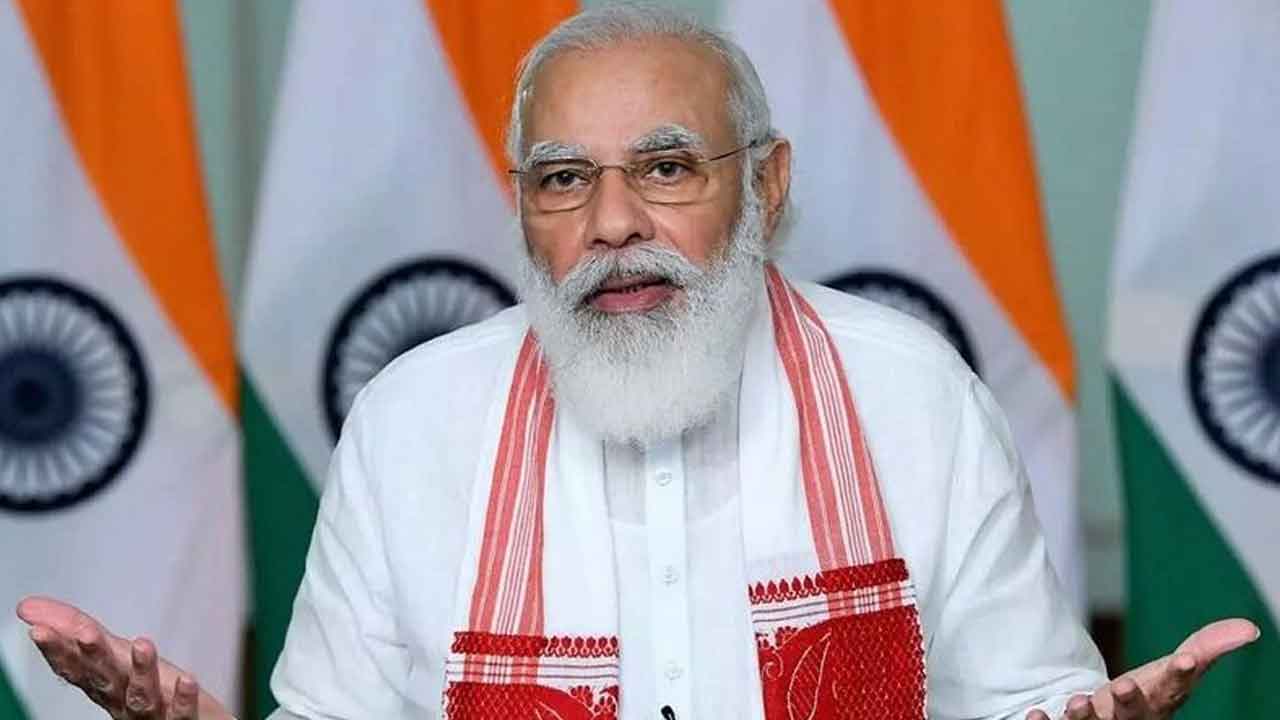 గాంధీపై వ్యాఖ్యలు.. మోదీపై పోలీసులకు ఫిర్యాదు