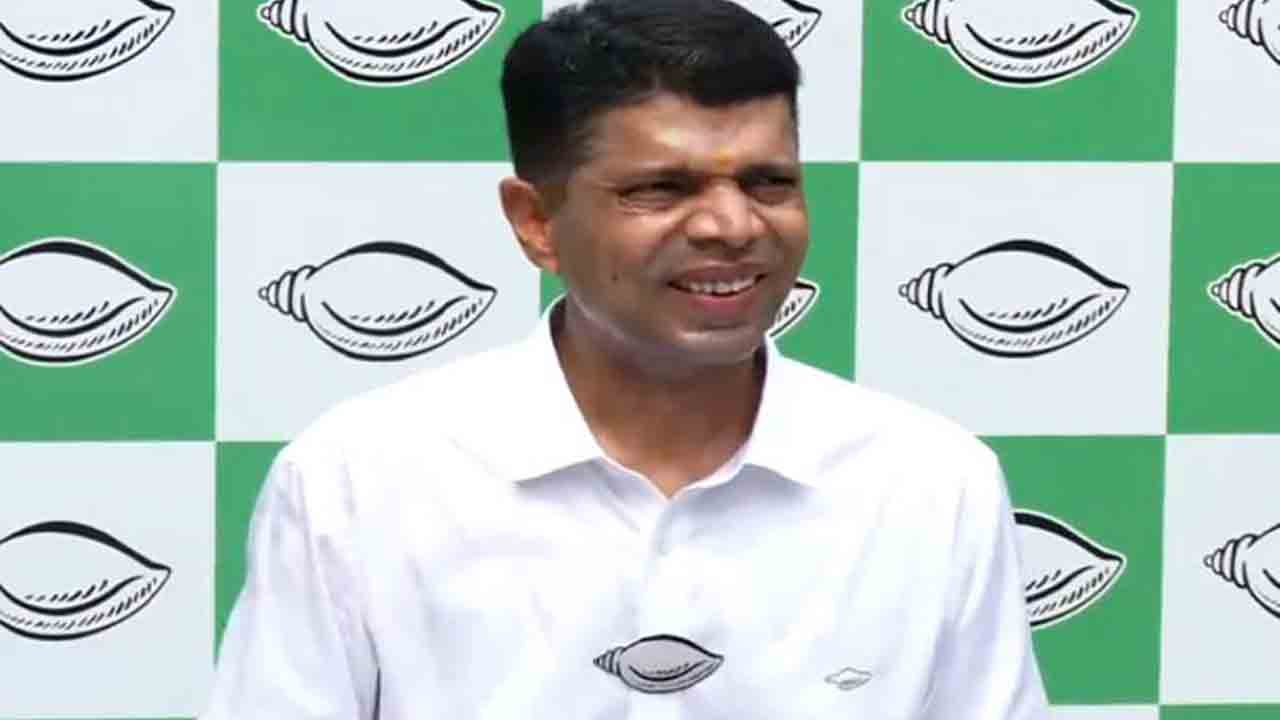 Loksabha Elections 2024 | ఖ‌నిజ సంప‌ద‌ను కొల్ల‌గొడుతున్న కాషాయ పాల‌కులు : వీకే పాండ్య‌న్‌