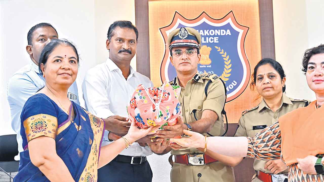 పిల్లలను విక్రయించే ముఠా అరెస్ట్‌