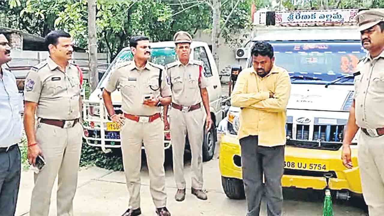 దళితబంధు వాహనాలను లీజుకు తీసుకుని దగా