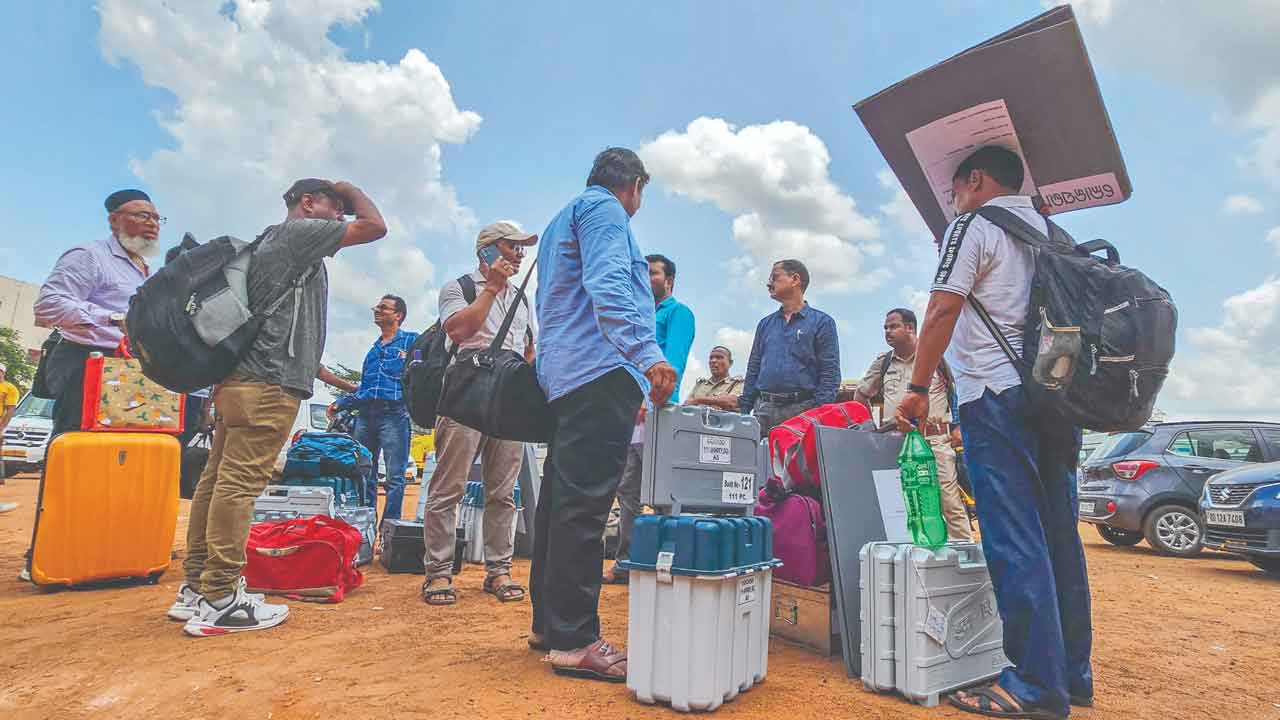 Poll Staff Dies | ఎన్నికల విధుల్లో పాల్గొన్న 13 మంది మృతి.. మరో 23 మంది ఆసుపత్రిలో చేరిక