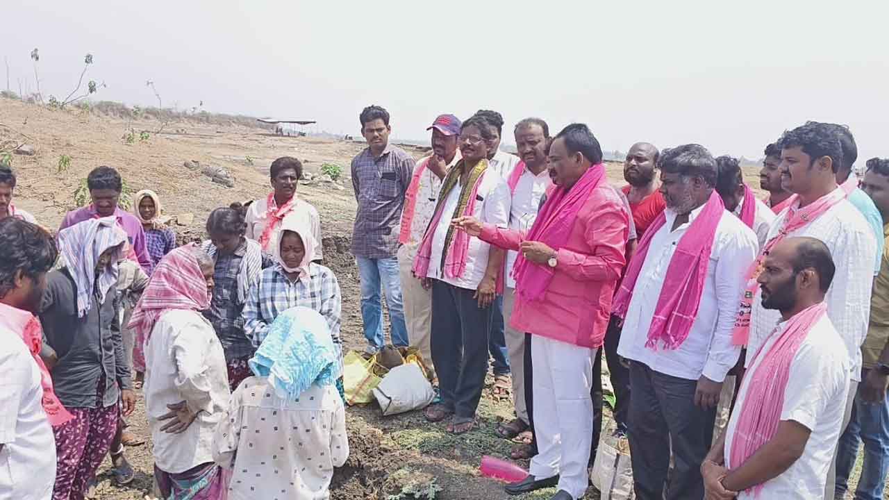 హామీల అమలులో కాంగ్రెస్‌ కాలయాపన