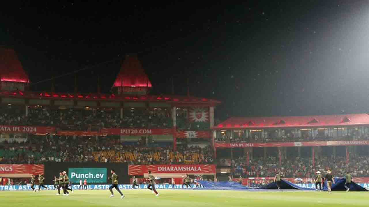 PBKS vs RCB | ధ‌ర్మ‌శాల‌లో వాన‌.. 10 ఓవ‌ర్ల‌కు ఆర్సీబీ స్కోర్..?