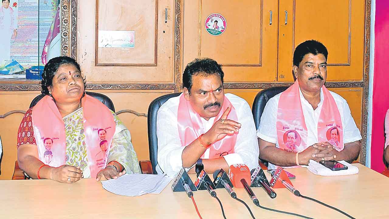 అందెశ్రీ స్వరాష్ట్ర స్వాభిమానం ఏమైంది?