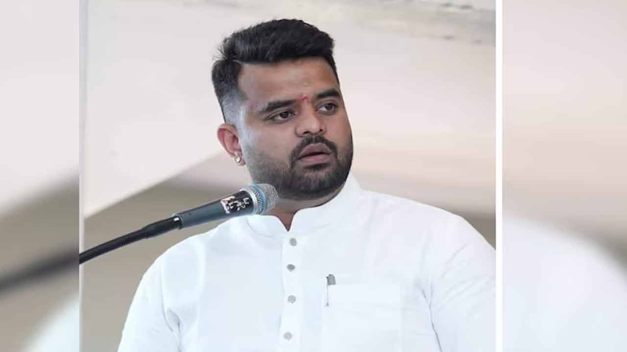 ప్రజ్వల్‌ దౌత్య పాస్‌పోర్టును రద్దు చేయాలి