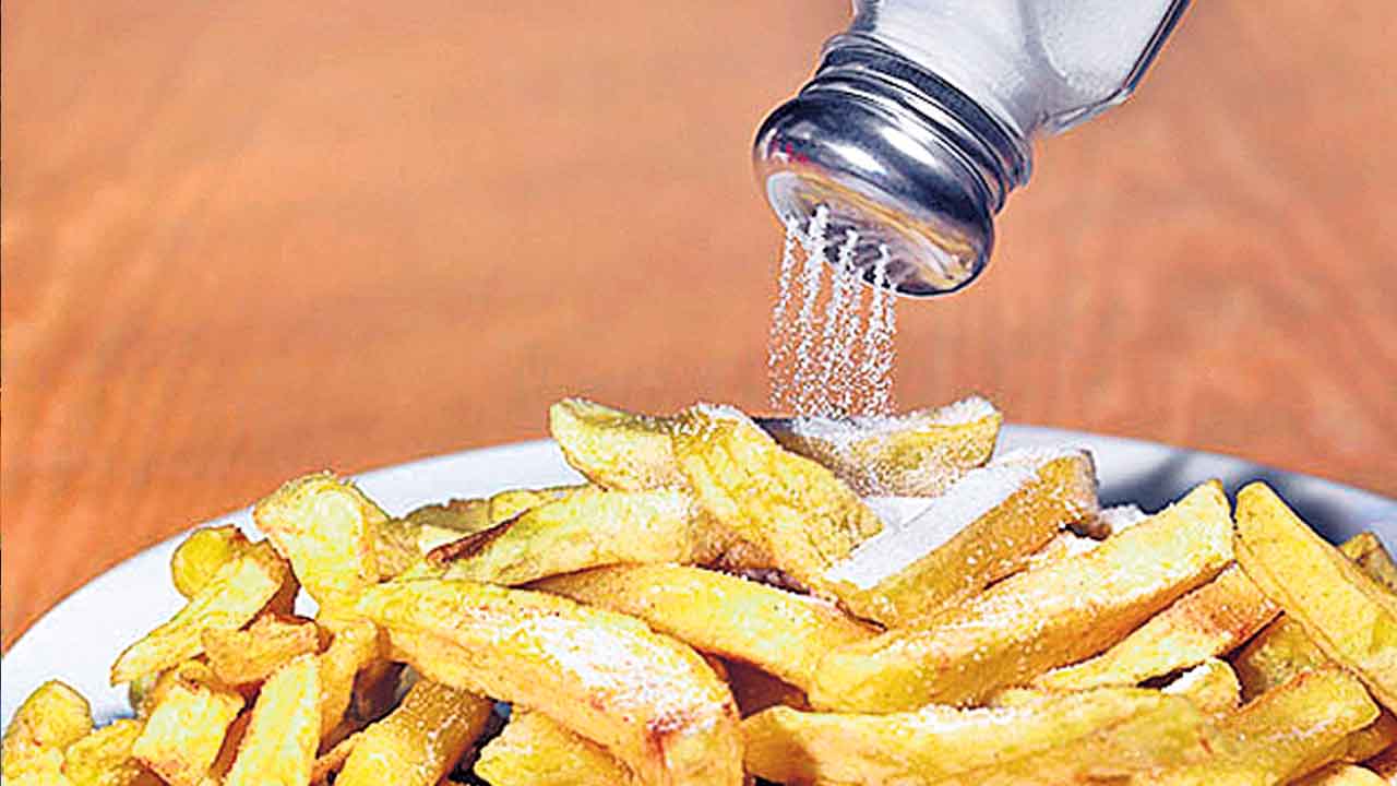 WHO | ఉప్పు తగ్గిస్తే 25 లక్షల ప్రాణాలు కాపాడొచ్చు: డబ్ల్యూహెచ్‌వో