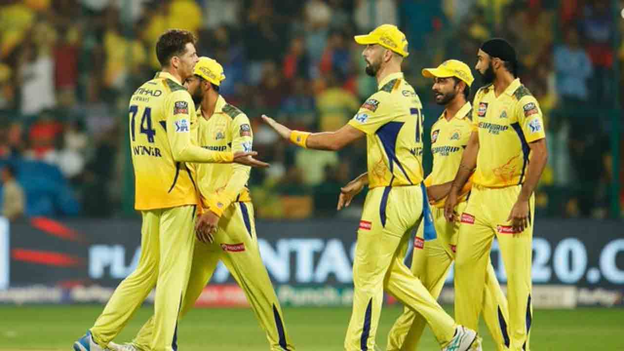 RCB vs CSK  | కోహ్లీ ఔట్.. స్పిన్ ఉచ్చులో ఆర్సీబీ