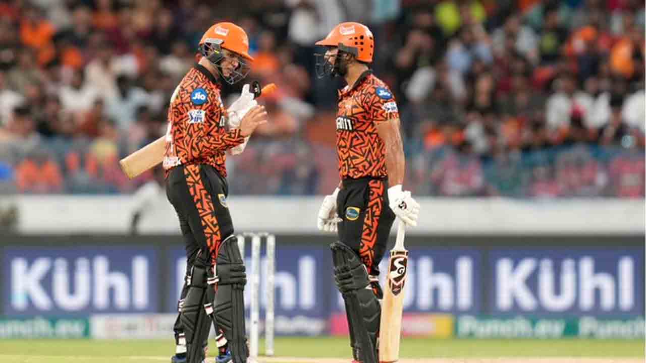 SRH vs PBKS | తొలి బంతికే హెడ్ బౌల్డ్.. ఉతికేస్తున్న అభిషేక్