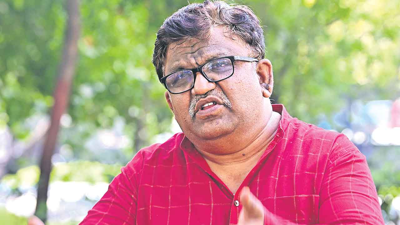 Deshapathi Srinivas | తెలంగాణపై చెరగని ముద్ర కేసీఆర్‌.. చేతకాని వాళ్లే పేర్లు మారుస్తరు: కవి, గాయకుడు దేశపతి