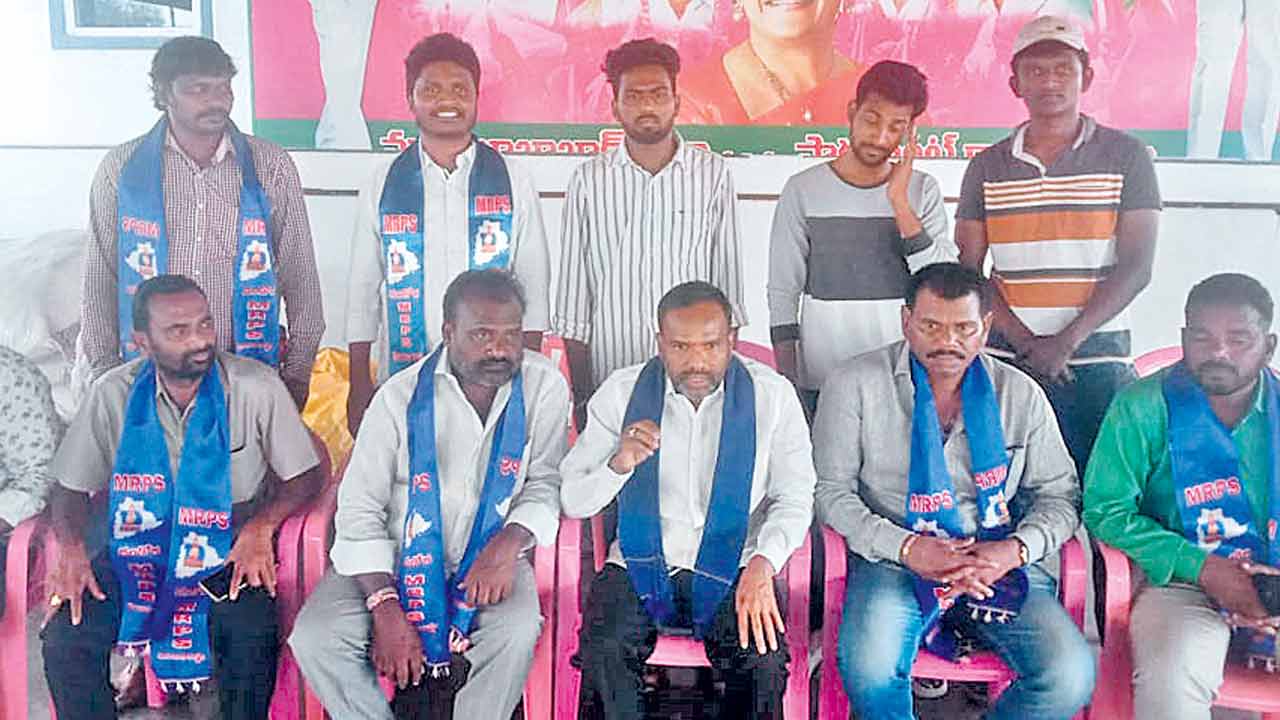 పేదలను మోసగిస్తున్న రేవంత్‌