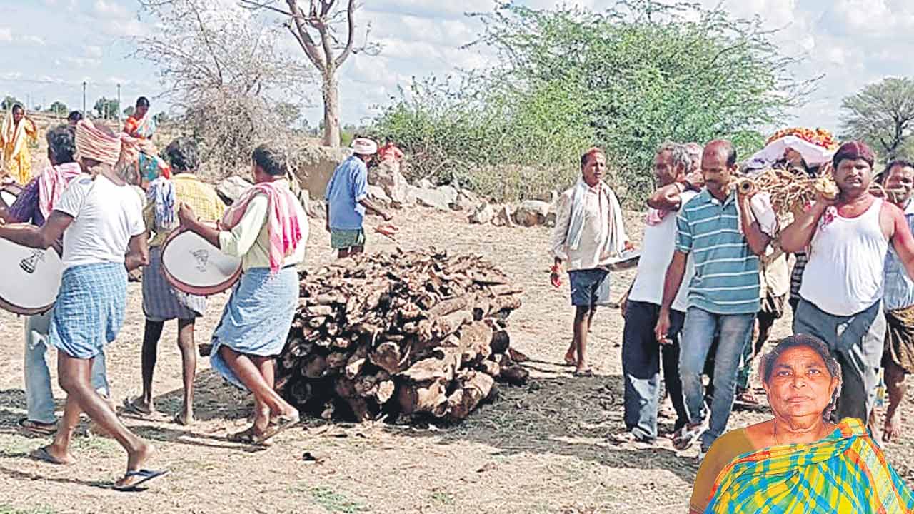 ఎట్టకేలకు ‘అమ్మ’ అంత్యక్రియలు