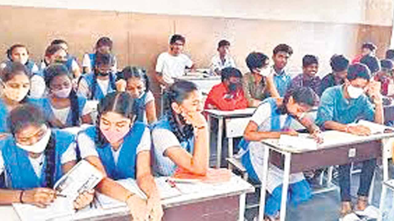 పదోతరగతిలో పెరిగిన ఉత్తీర్ణత