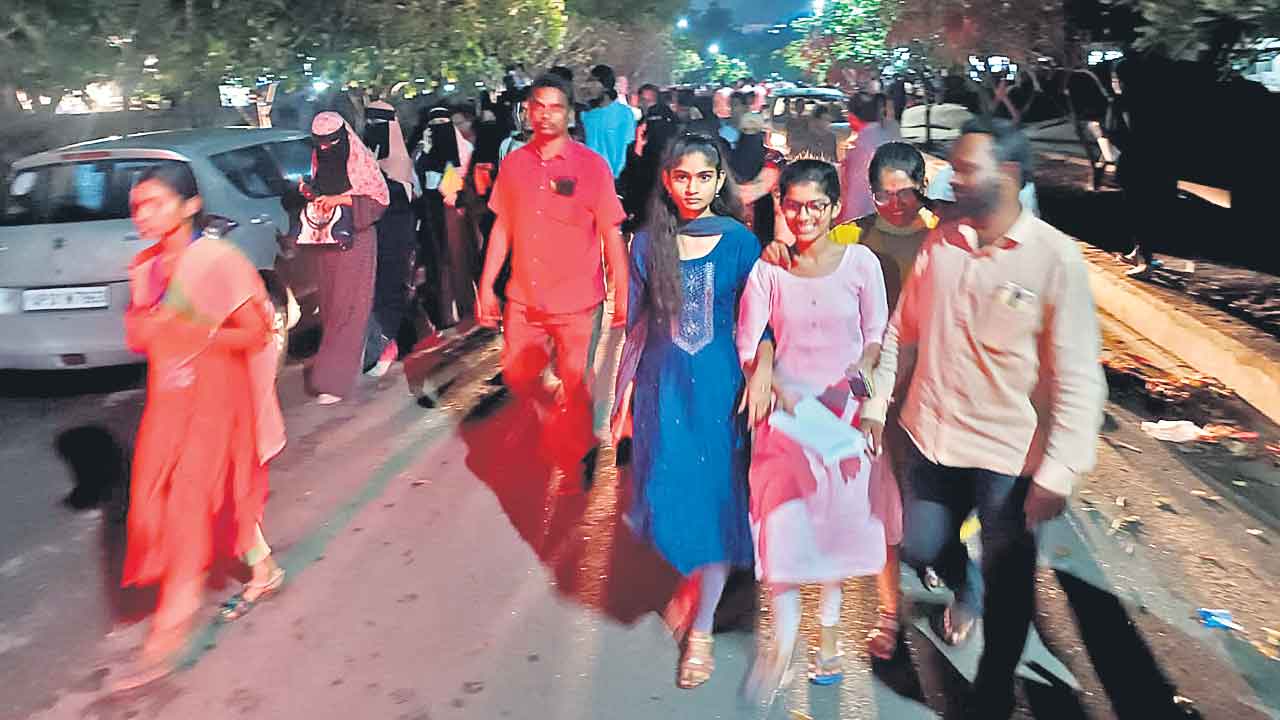 కరెంట్‌ కట్‌ రాత్రి దాకా ఎప్‌సెట్‌