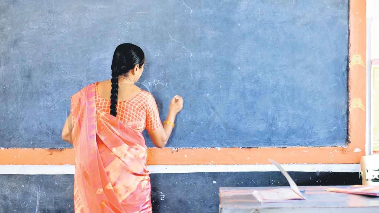 నేడు కొత్త టీచర్లకు పోస్టింగులు