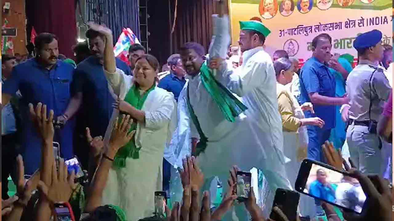 Tej Pratap Yadav: పార్టీ కార్య‌క‌ర్త‌ను కింద‌ప‌డేసిన తేజ్ ప్ర‌తాప్ యాద‌వ్‌.. వీడియో