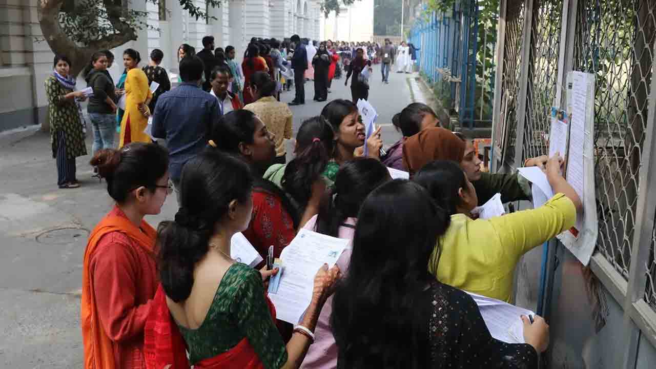 TS TET | ఇష్టానుసారం టెట్ ప‌రీక్షా కేంద్రాల కేటాయింపు.. మండిప‌డుతున్న అభ్య‌ర్థులు