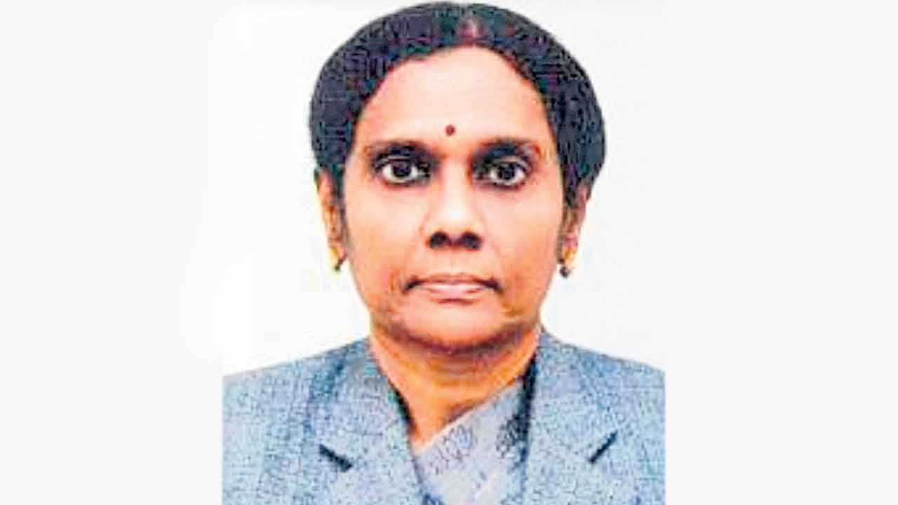 లాయర్లకు హైకోర్టు ఉపశమనం