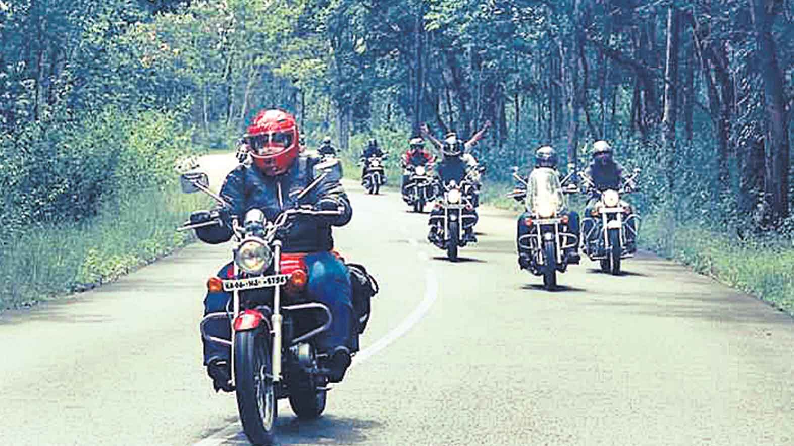 రాష్ట్ర హైవేలు, పట్టణ రోడ్లపై ద్విచక్ర వాహనాలకు ప్రత్యేక లేన్లు