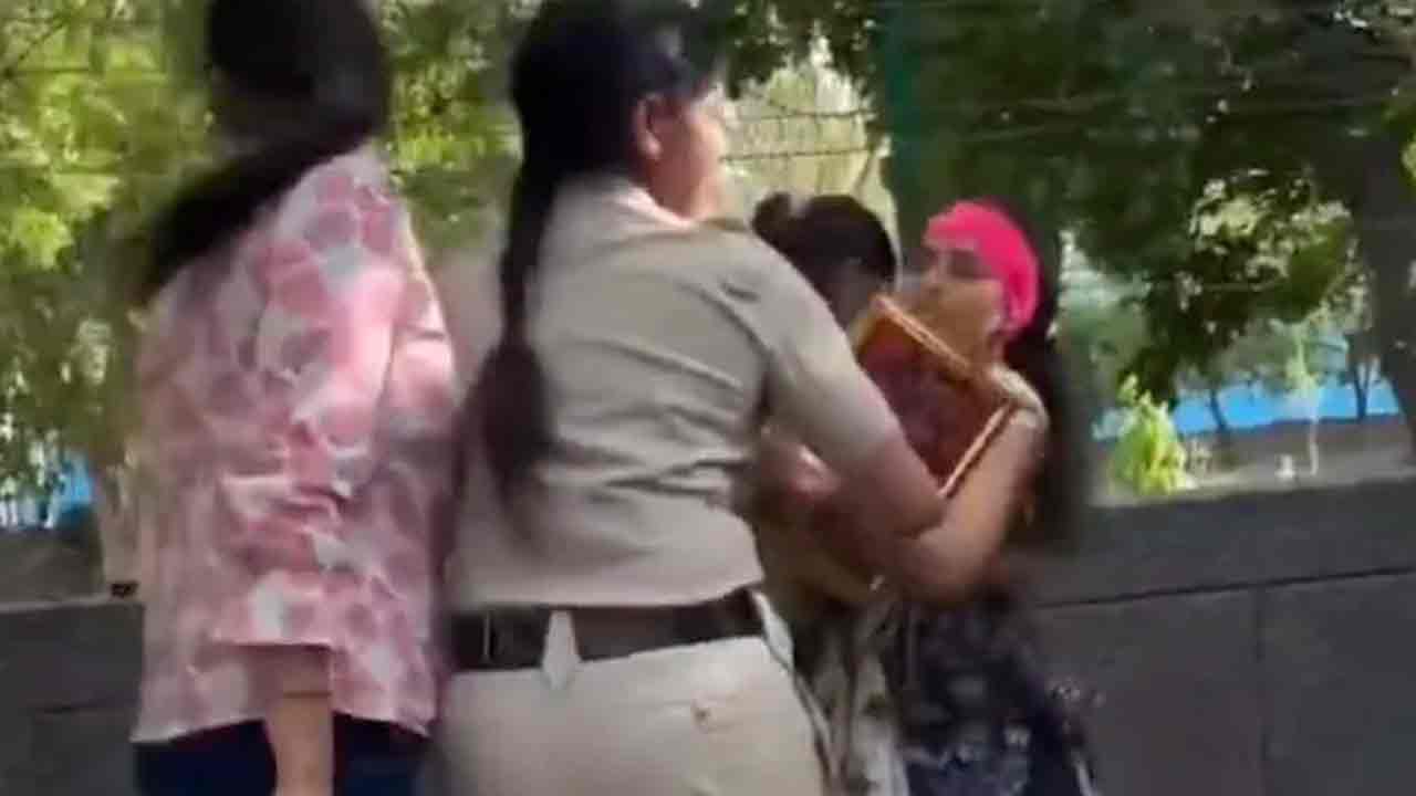 Vada Pav Girl: వ‌డాపావ్ గ‌ర్ల్ వీడియో వైర‌ల్.. చంద్రిక‌ను అరెస్టు చేయ‌లేద‌న్న పోలీసులు