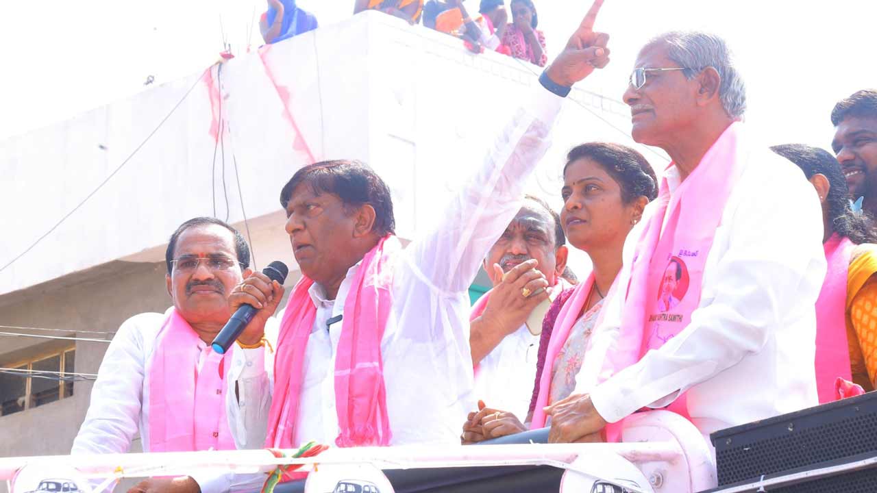 దేవుడి పేరుతో రాజకీయం చేస్తున్న బీజేపీకి గుణపాఠం చెప్పాలి : వినోద్‌కుమార్‌