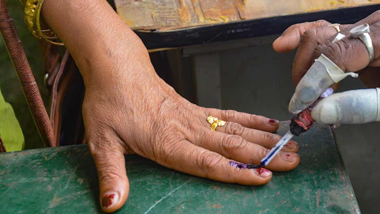 Elections | ఓటు వేసినప్పుడు రాసే సిరా గుర్తు ఎవరికైనా అందుబాటులో ఉంటుందా?