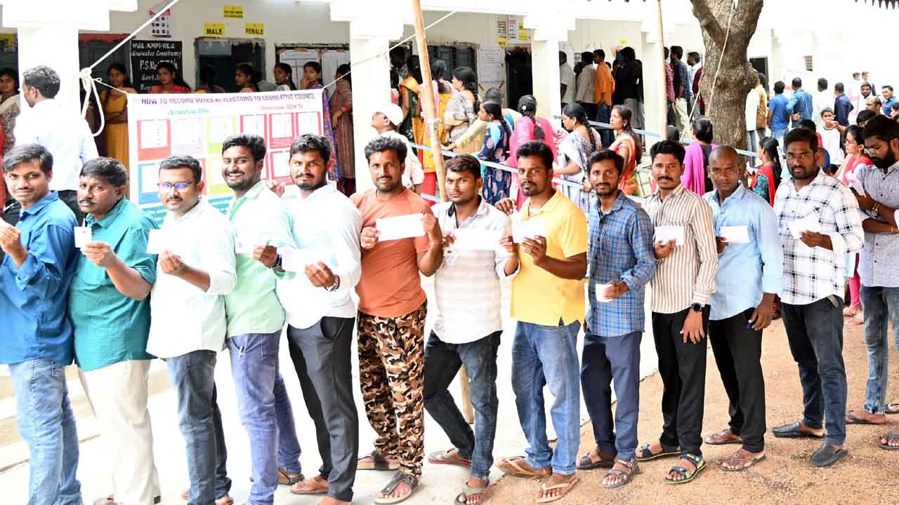 ఓటెత్తిన పట్టభద్రులు