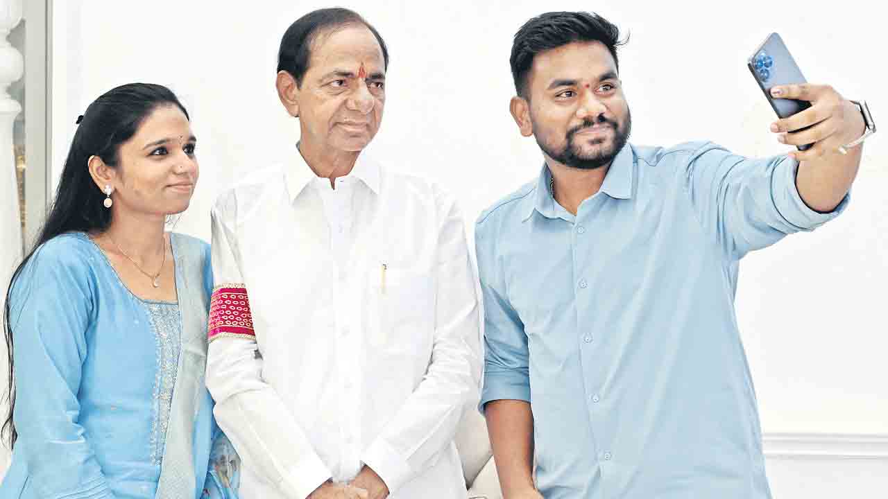 అమరుని కుటుంబానికి అండగా..