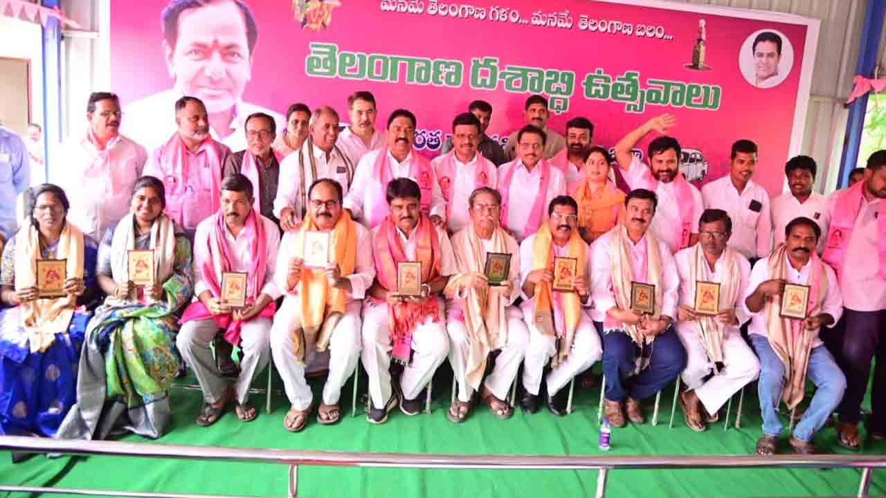 తెలంగాణ ఉద్యమకారులకు సన్మానం