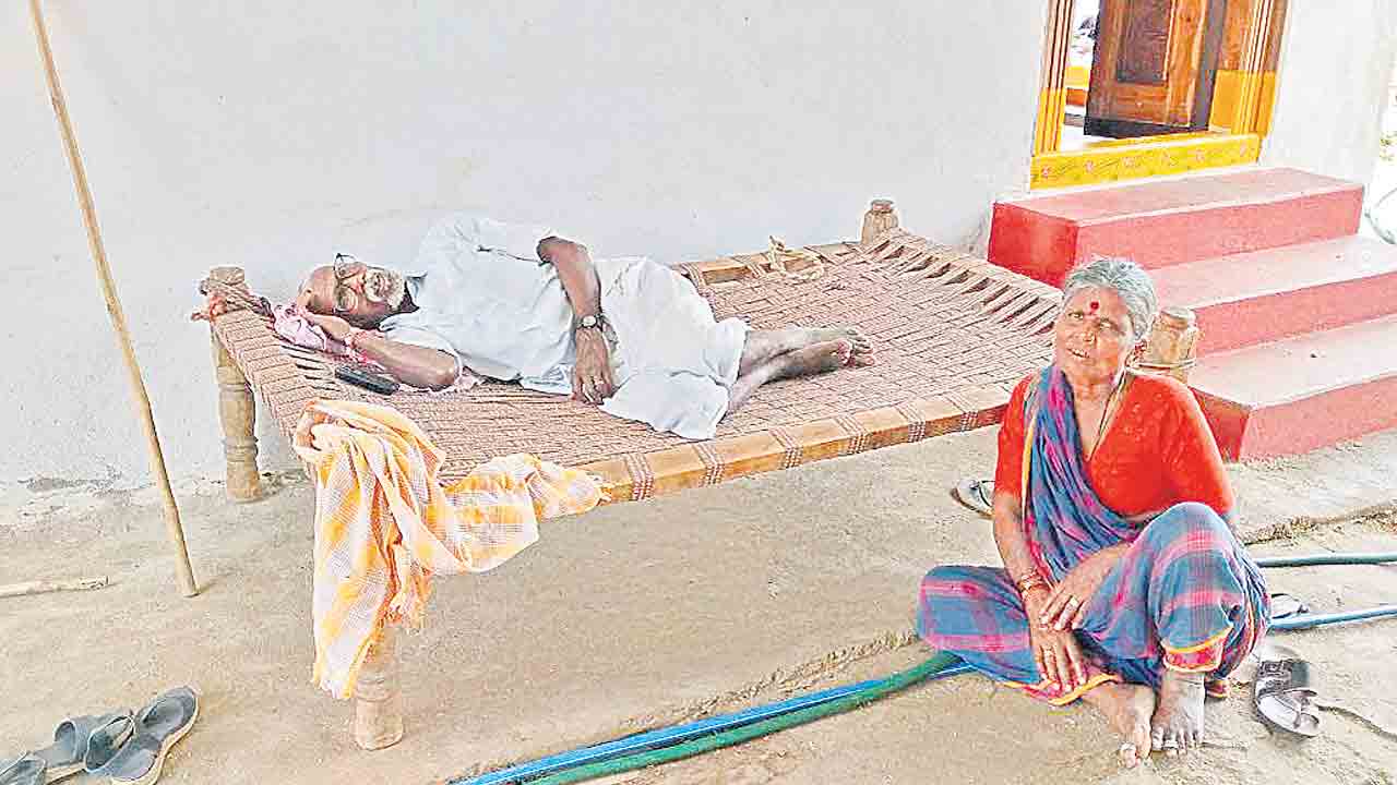 మంచం పట్టిన హన్మాజీపేట్