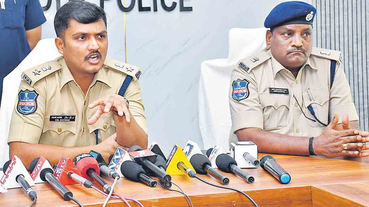 భూ ఆక్రమణలకు పాల్పడితే చర్యలు