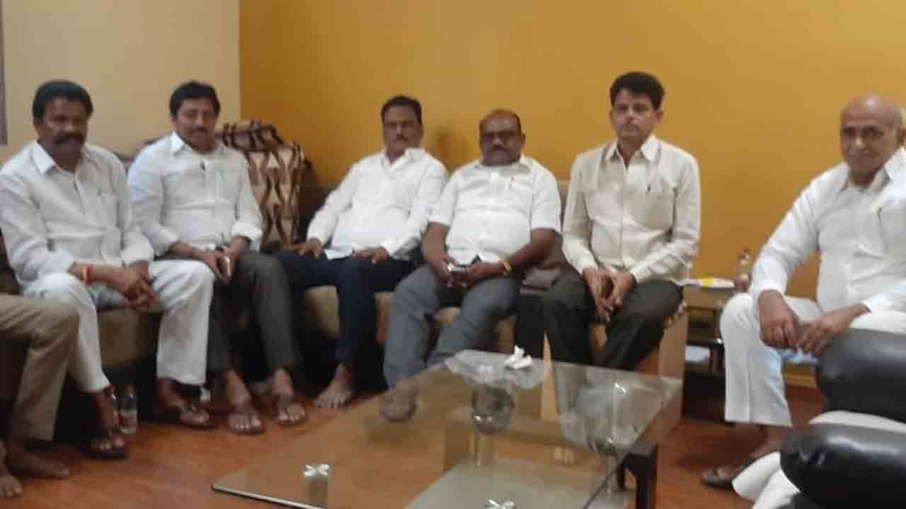 వరుస వాయిదాలు!