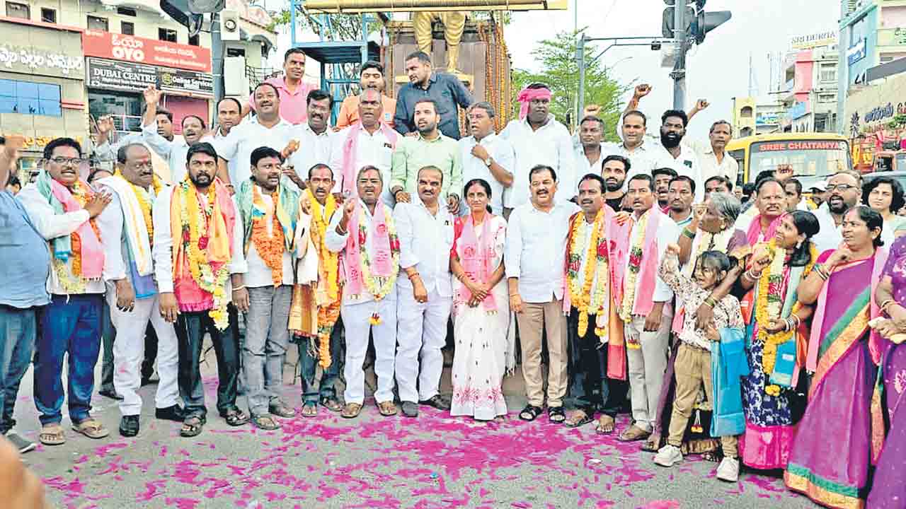 గులాబీ.. హ్యాట్రిక్‌