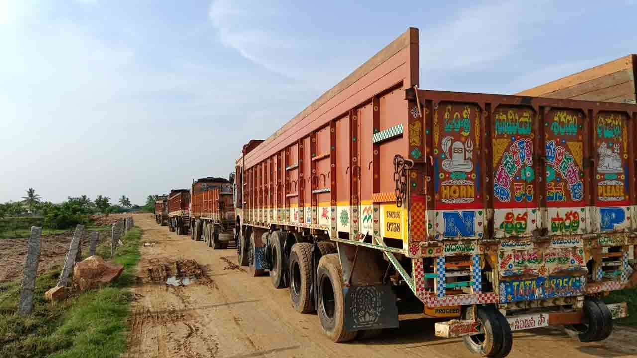 జోరుగా ఇసుక దోపిడీ