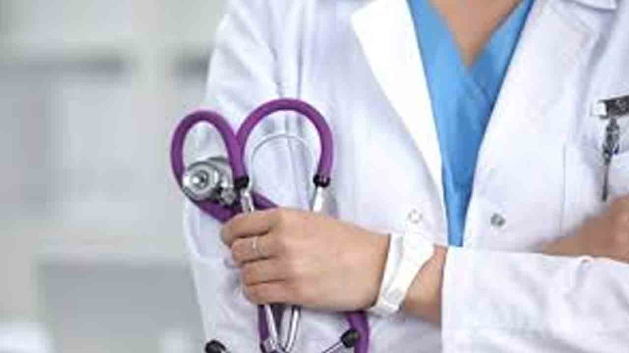 చెయ్యికి చేటు తెచ్చిన ఆర్‌ఎంపీ వైద్యం