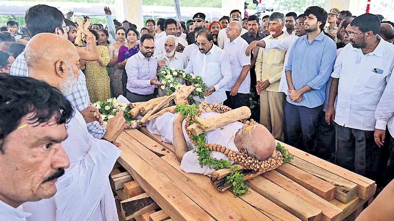 అక్షర యోధుడా.. సెలవిక..